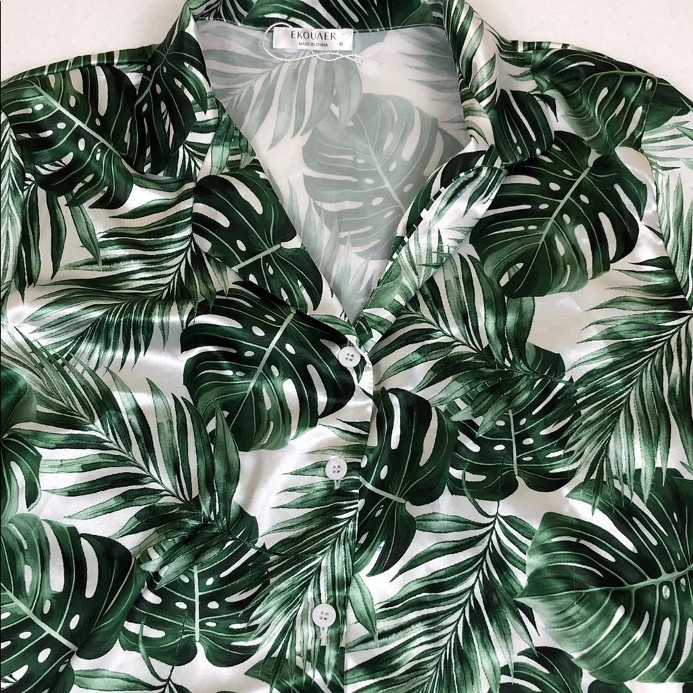 Silky Tropical Leaf Pajama Button Shirt and Shorts Set Sz M (DJ3)